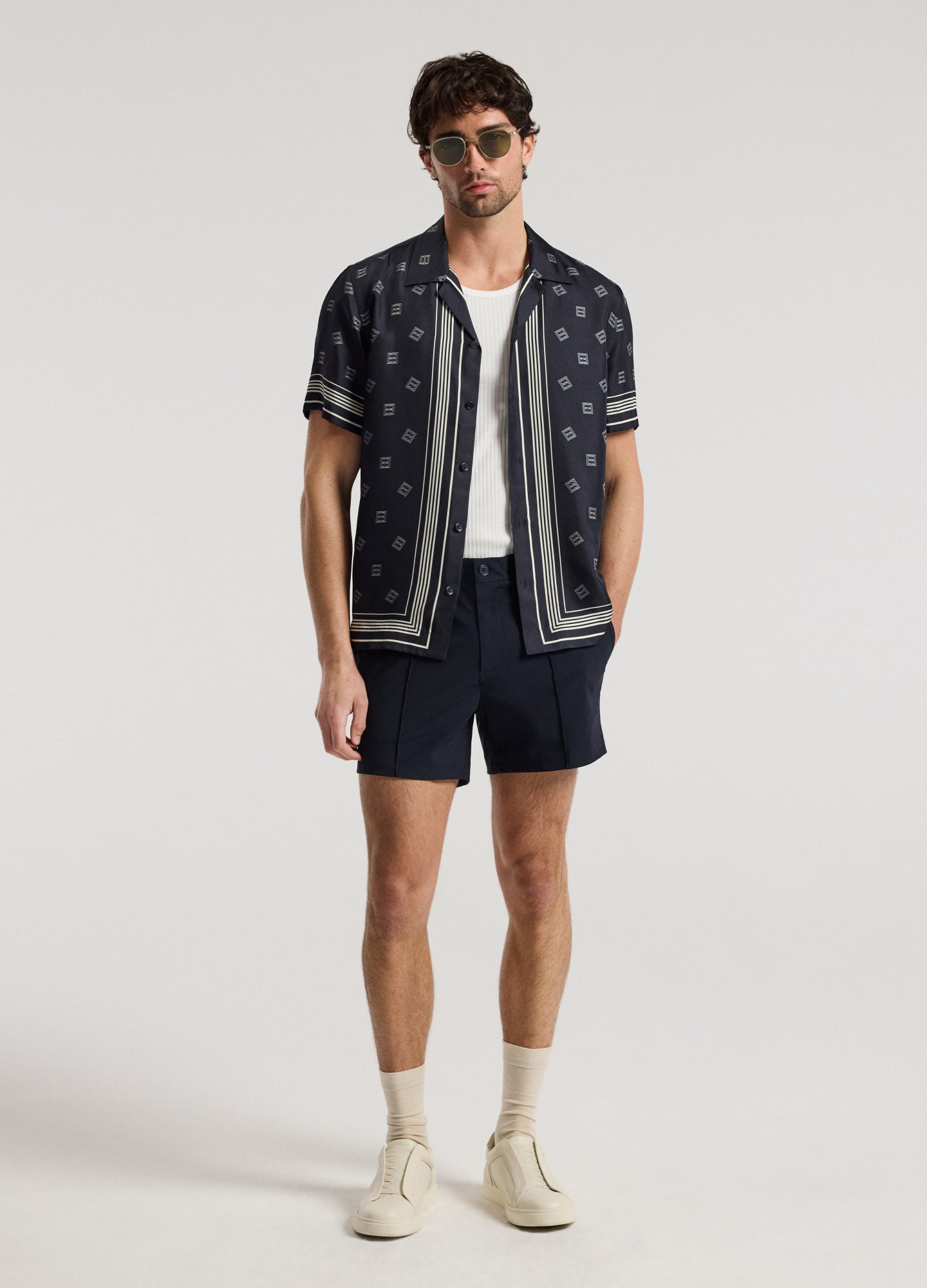 Performance Pintuck Shorts Navy