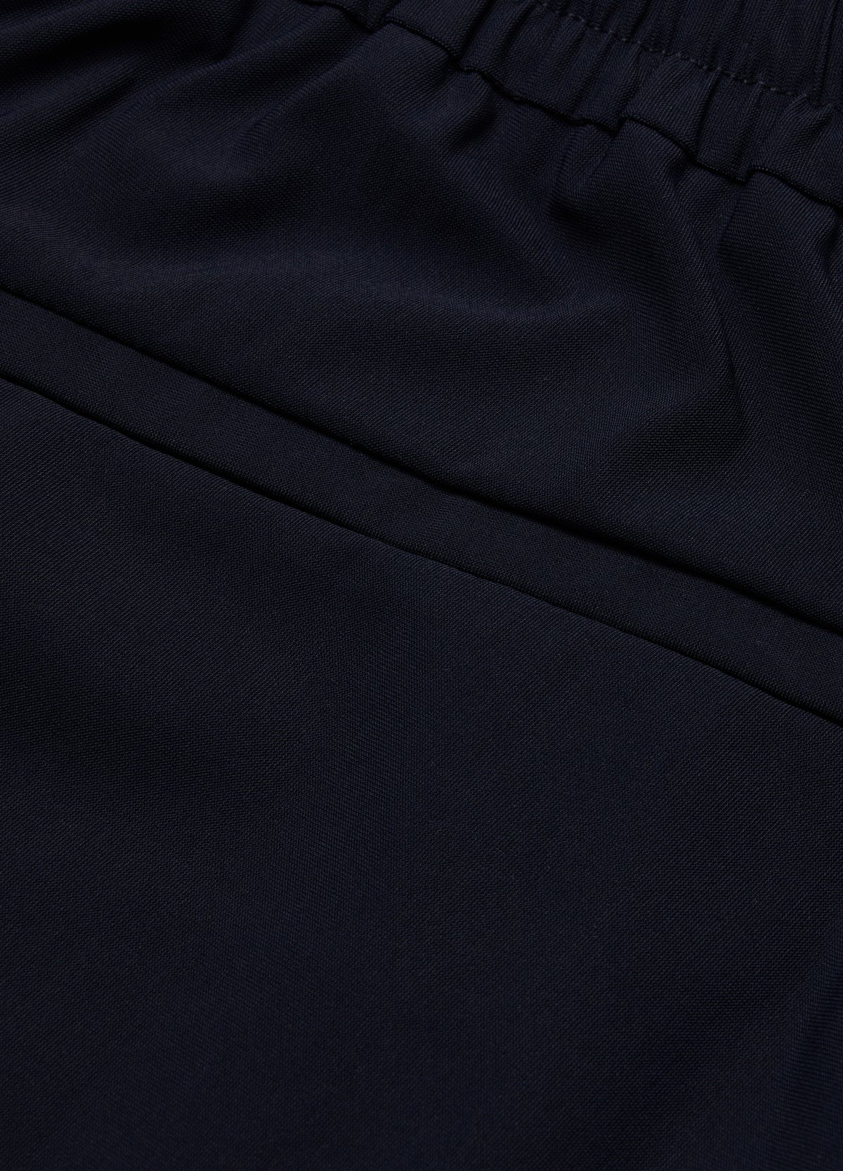 Performance Pintuck Shorts Navy