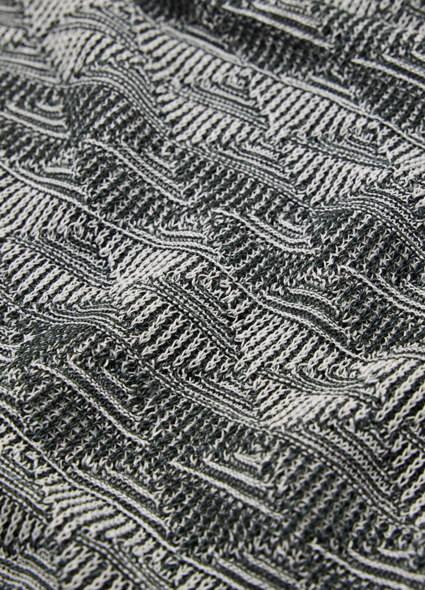 Two-Tone Geometric Jacquard Polo Fern